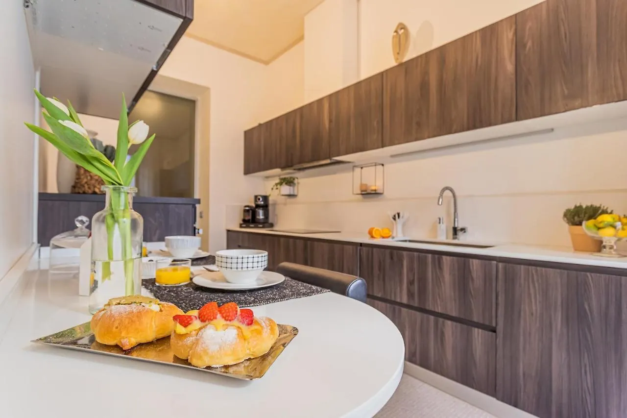 Rovelli 41 By Rent All Como Italy