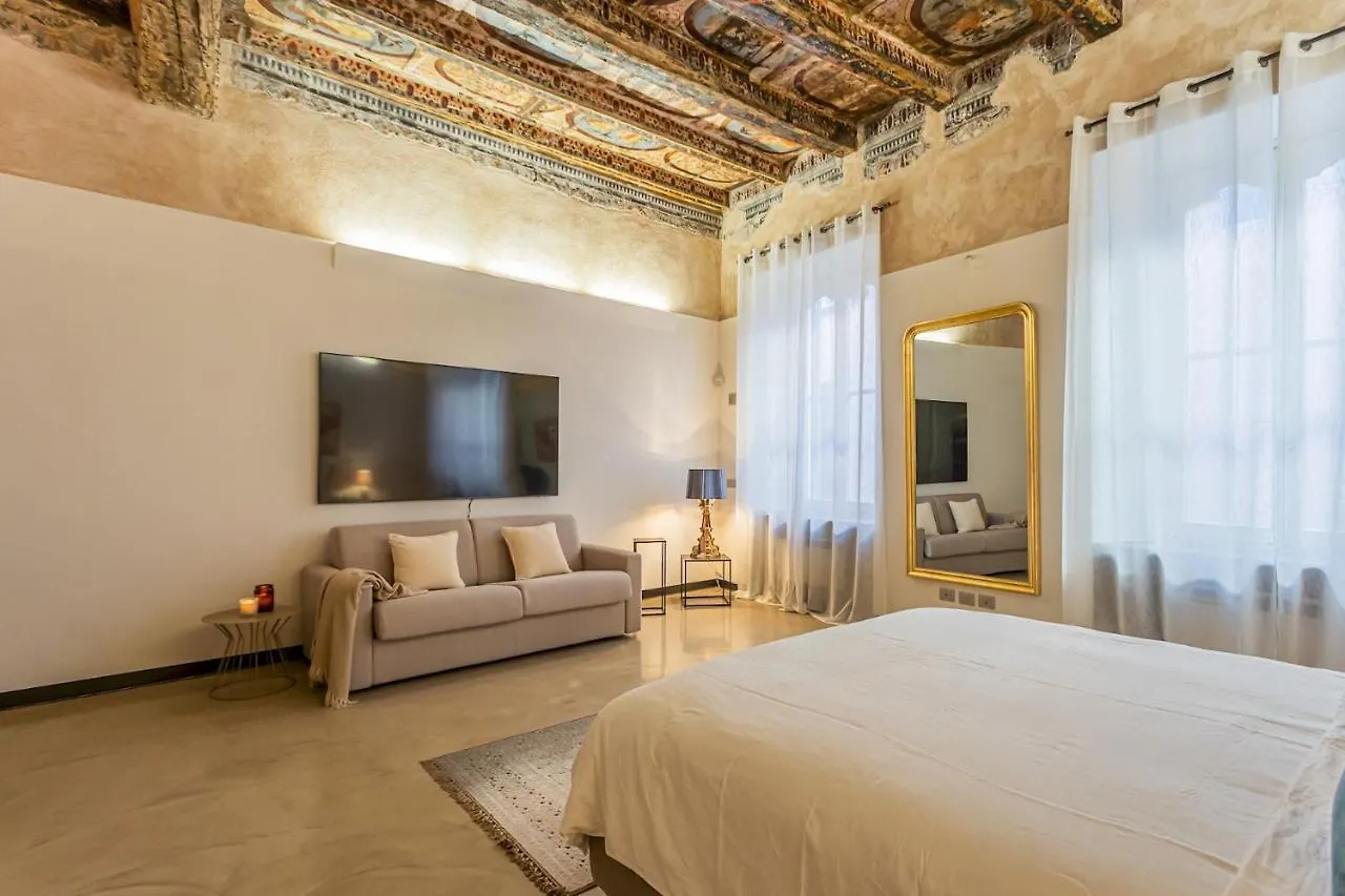 Rovelli 41 By Rent All Como 0*,